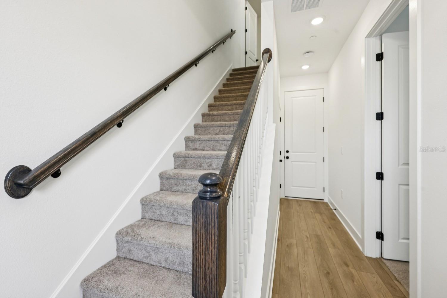 Image 5 of 39 For 15315 Hamlin Park Drive