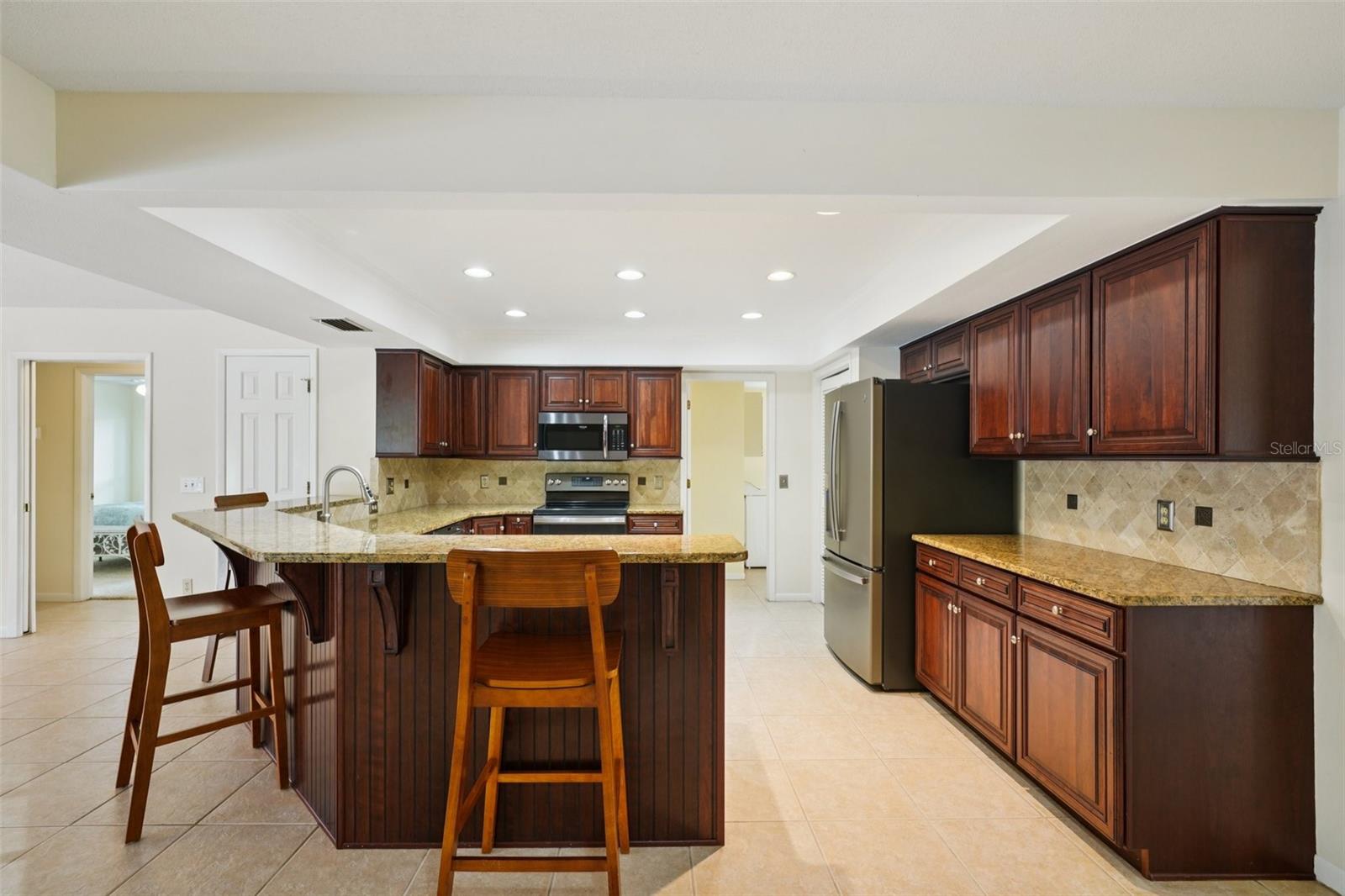 Listing photo id 12 for 1604 Palace Court