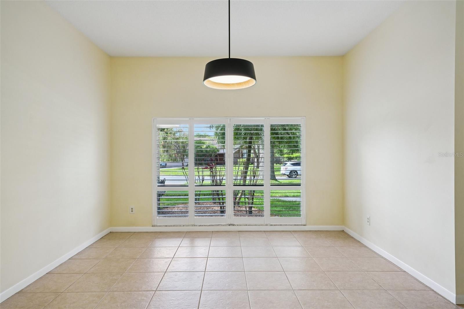 Listing photo id 22 for 1604 Palace Court