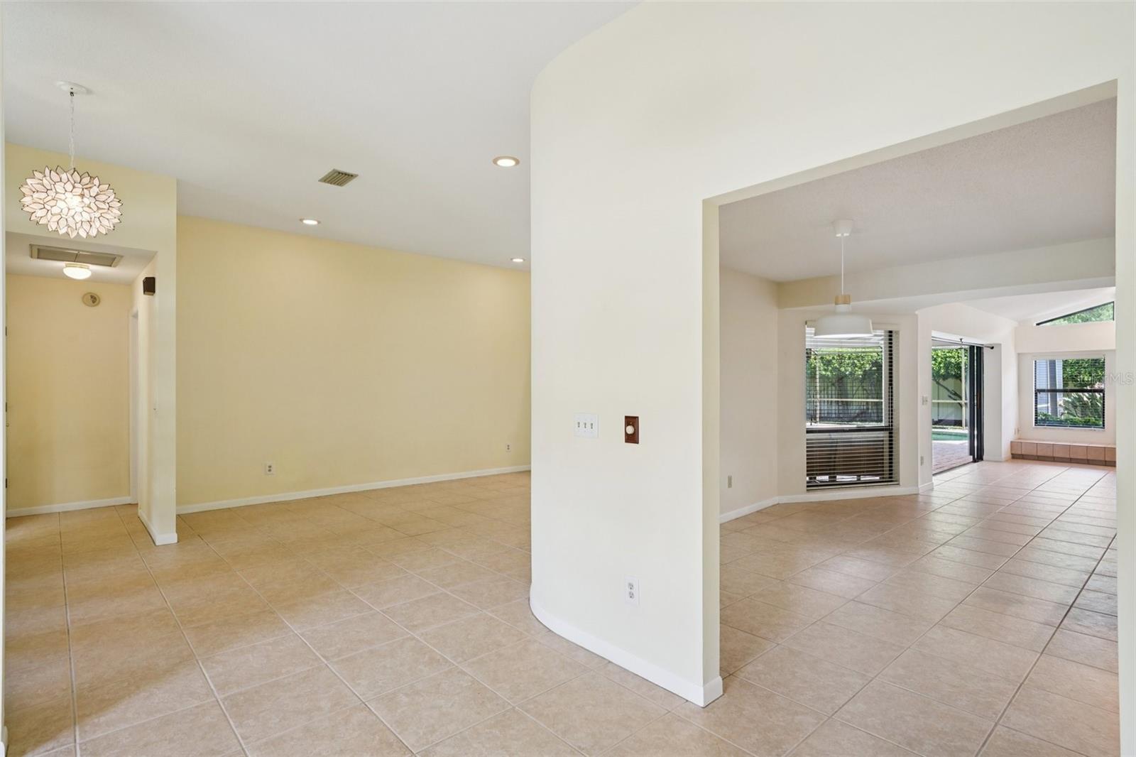 Listing photo id 24 for 1604 Palace Court