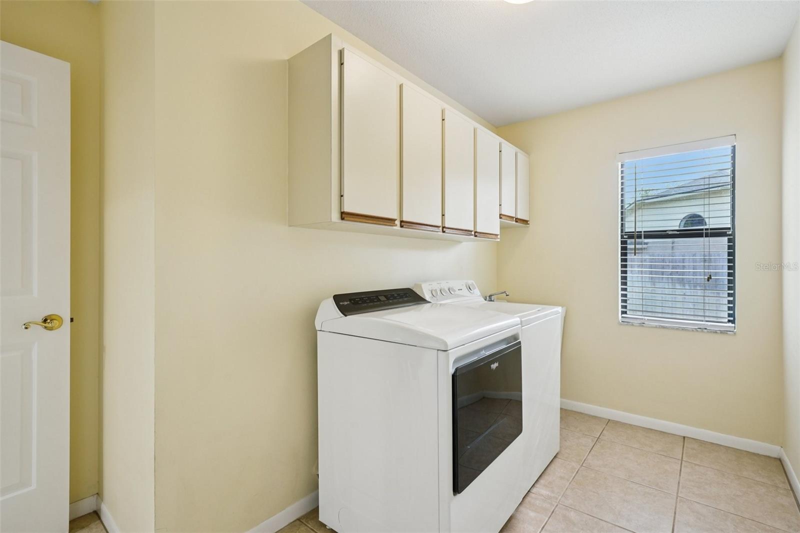 Listing photo id 26 for 1604 Palace Court