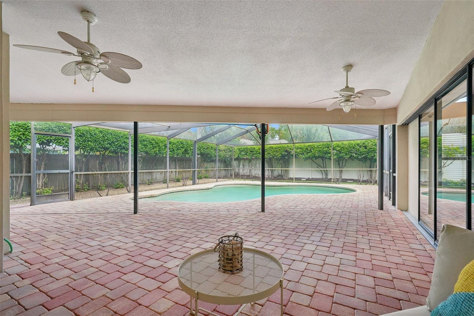 Listing photo id 39 for 1604 Palace Court