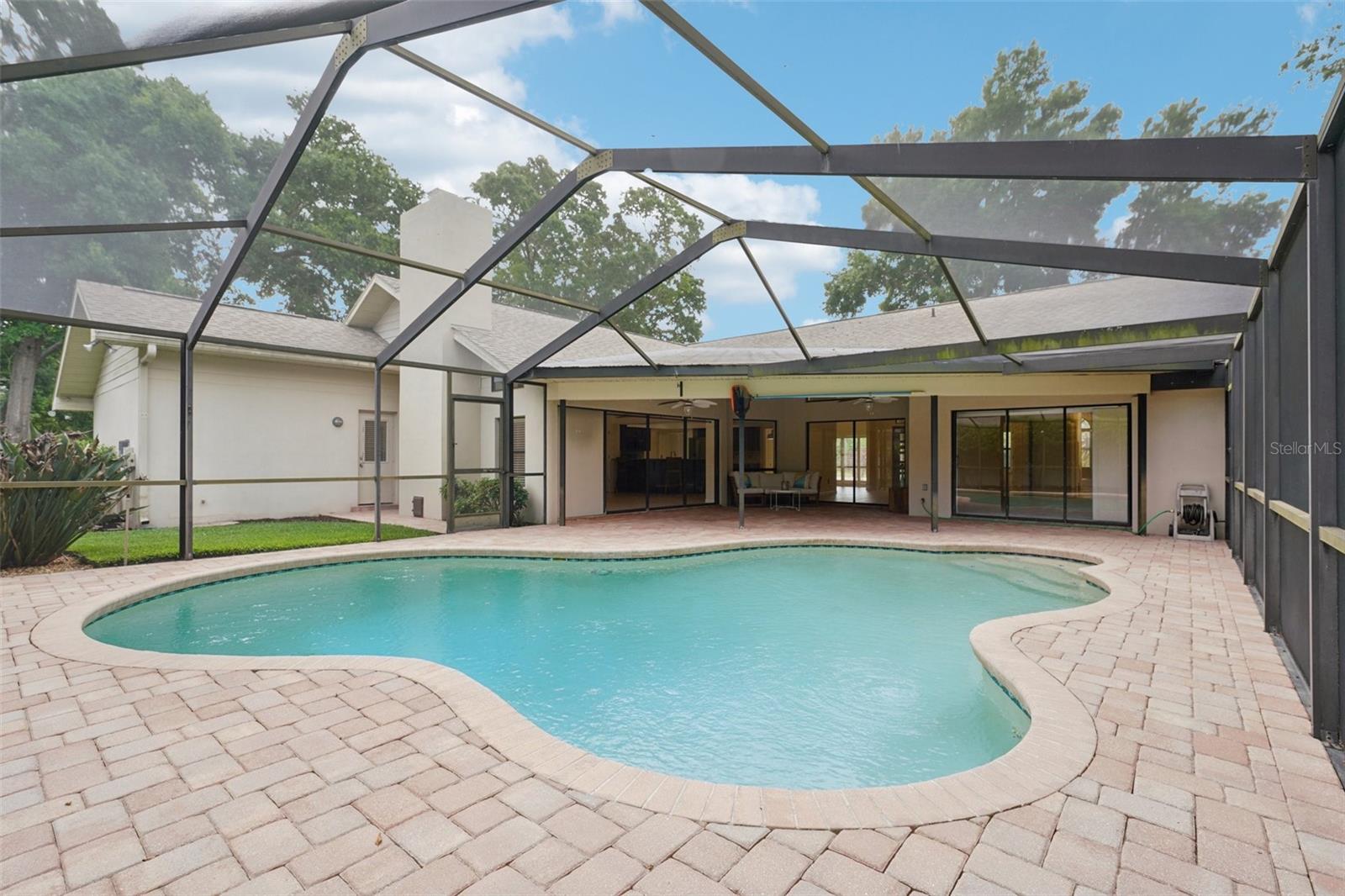 Listing photo id 40 for 1604 Palace Court