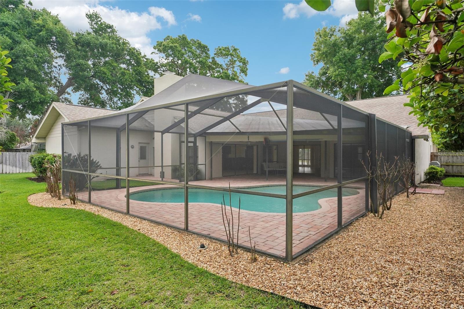 Listing photo id 43 for 1604 Palace Court