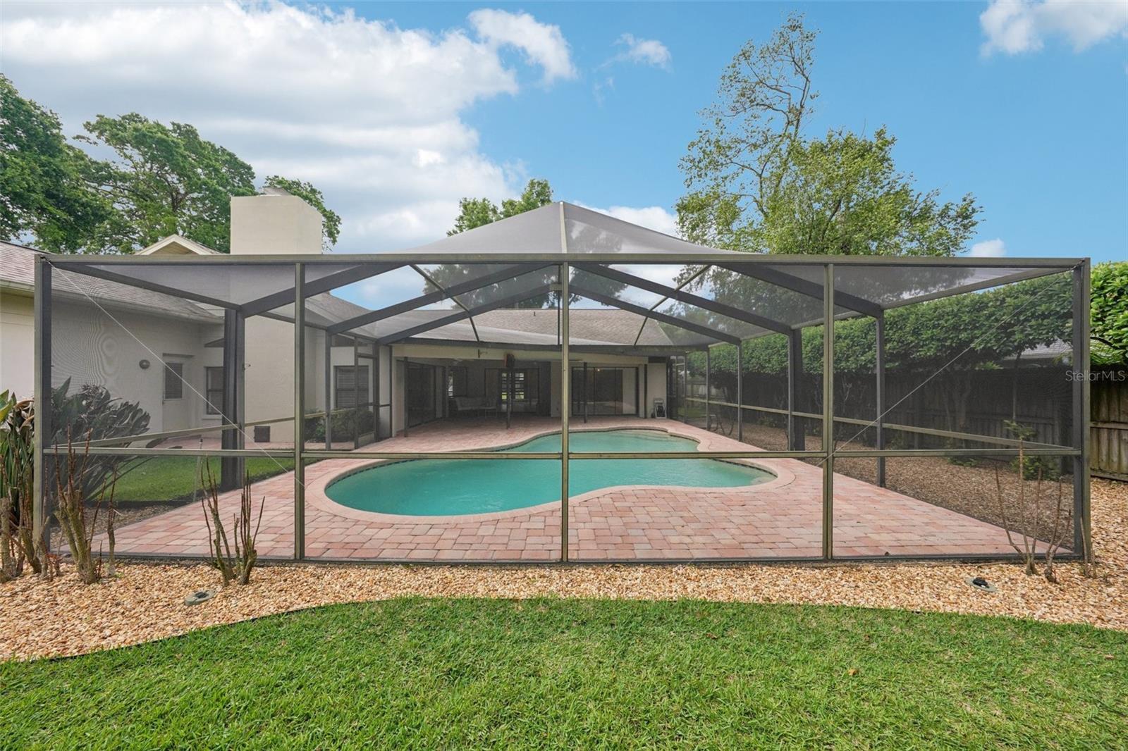 Listing photo id 44 for 1604 Palace Court