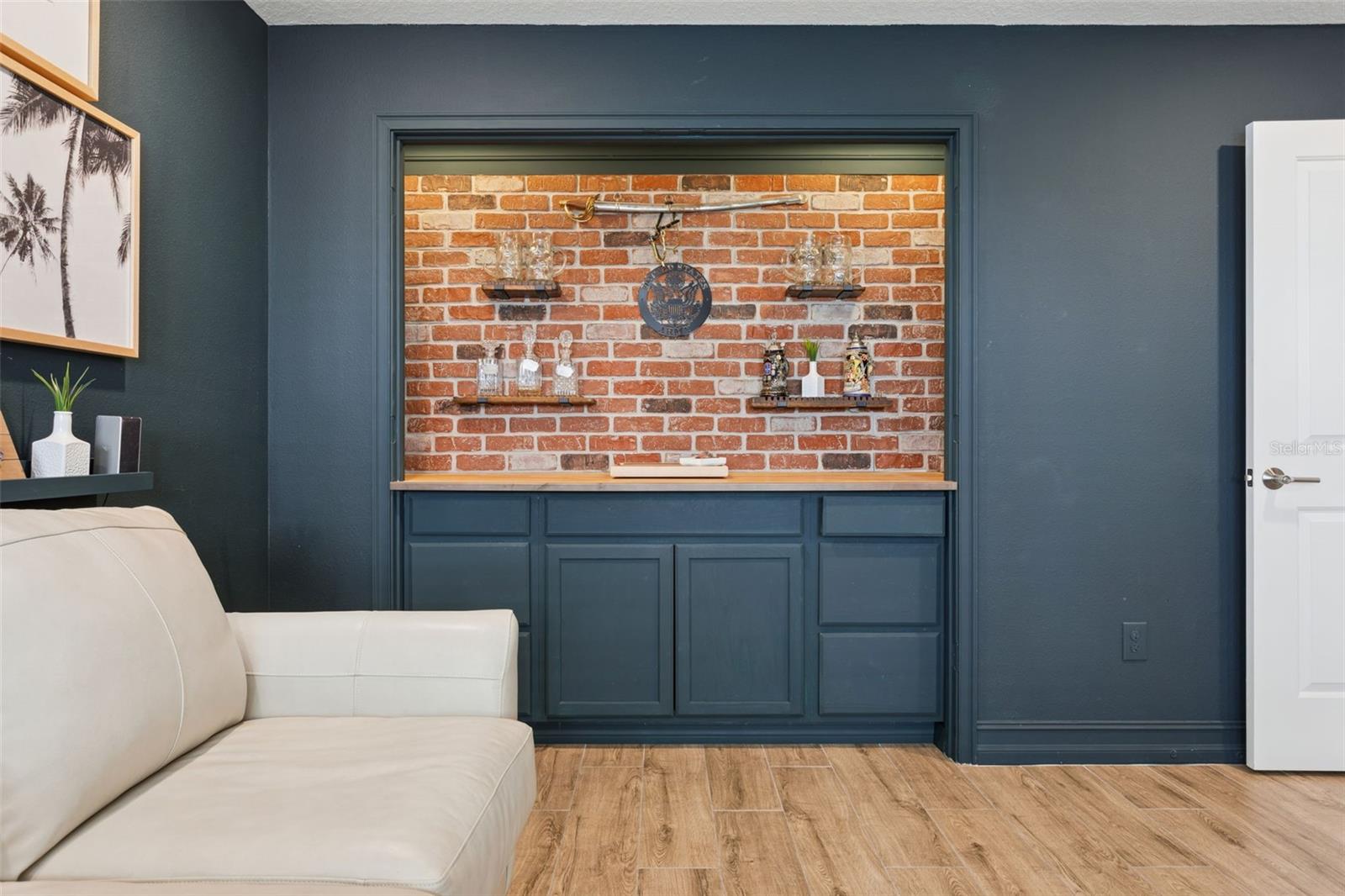 Image 8 of 42 For 5351 Bridge Street 24