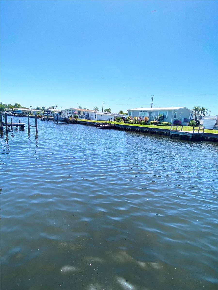 Details for 104 Americana Court Ne 207, ST PETERSBURG, FL 33702