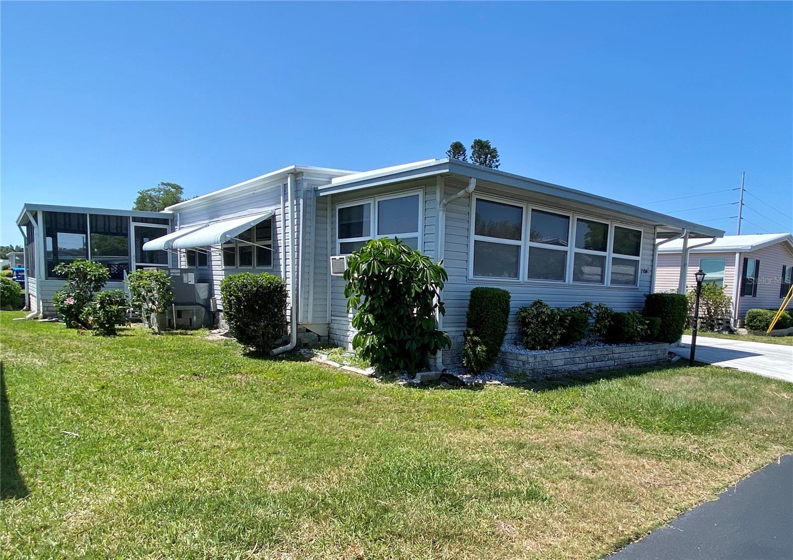 Image 4 of 18 For 104 Americana Court Ne 207