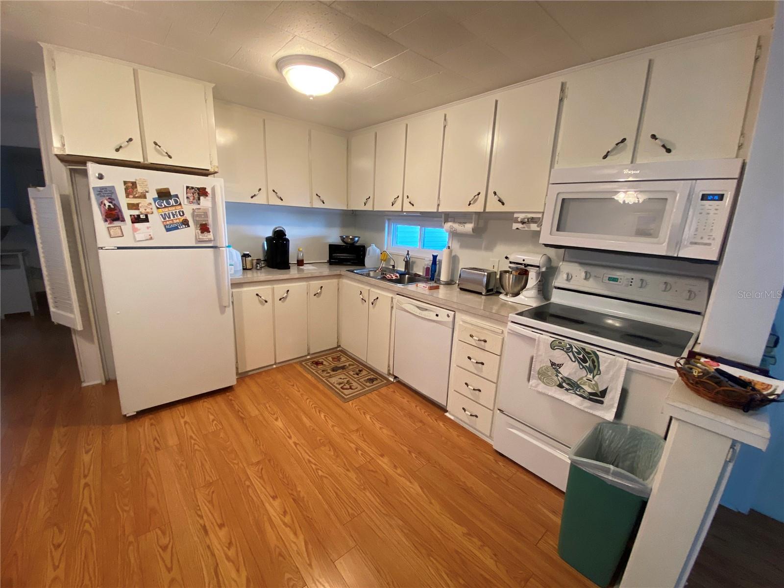 Image 6 of 18 For 104 Americana Court Ne 207