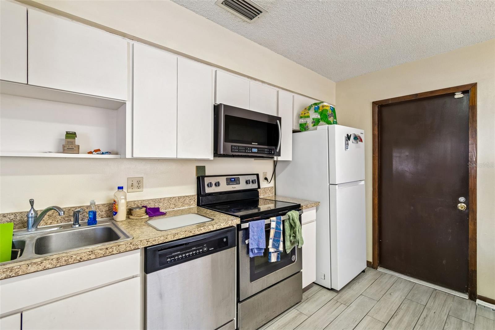 Image 6 of 15 For 6404 Adelia Avenue