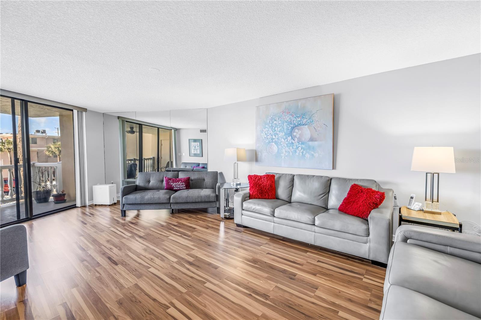 Image 13 of 47 For 6650 Sunset Way 105