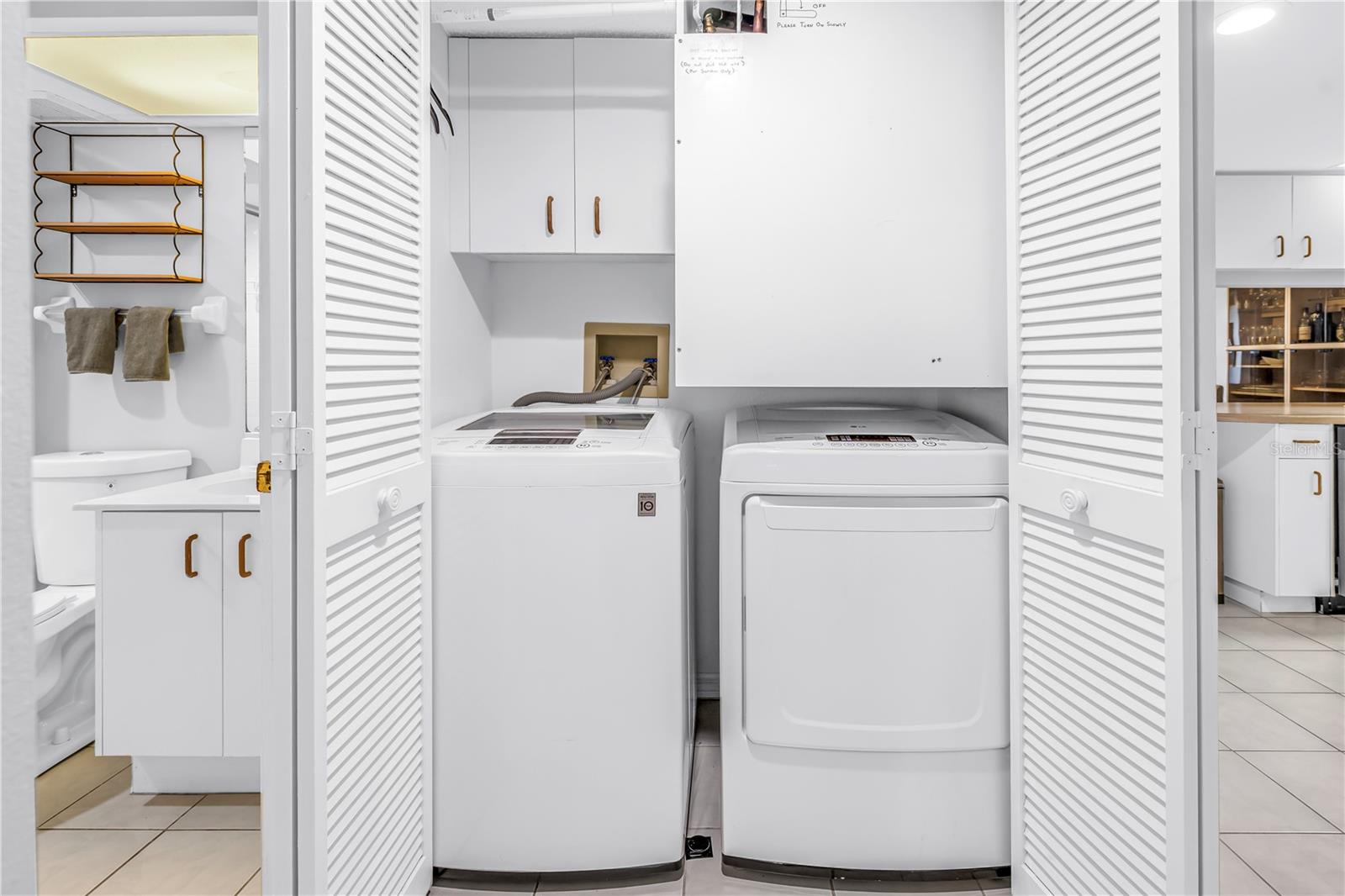 Image 31 of 47 For 6650 Sunset Way 105