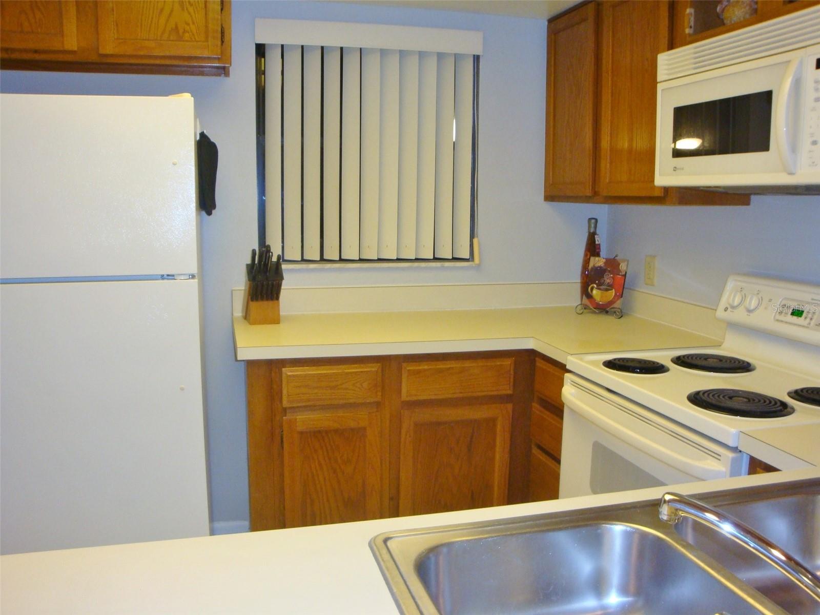 Image 10 of 22 For 270 Woodlake Wynde 270