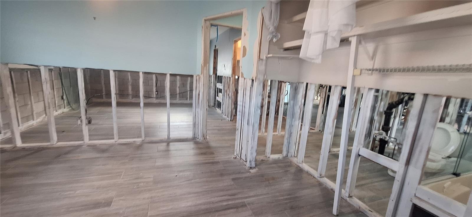 Image 12 of 16 For 6019 Venetian Boulevard Ne