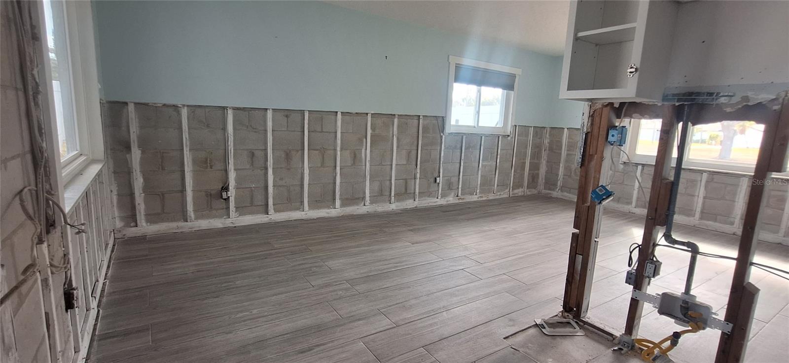 Image 7 of 16 For 6019 Venetian Boulevard Ne