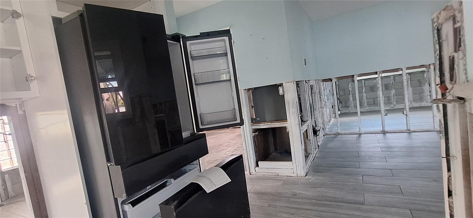 Image 8 of 16 For 6019 Venetian Boulevard Ne