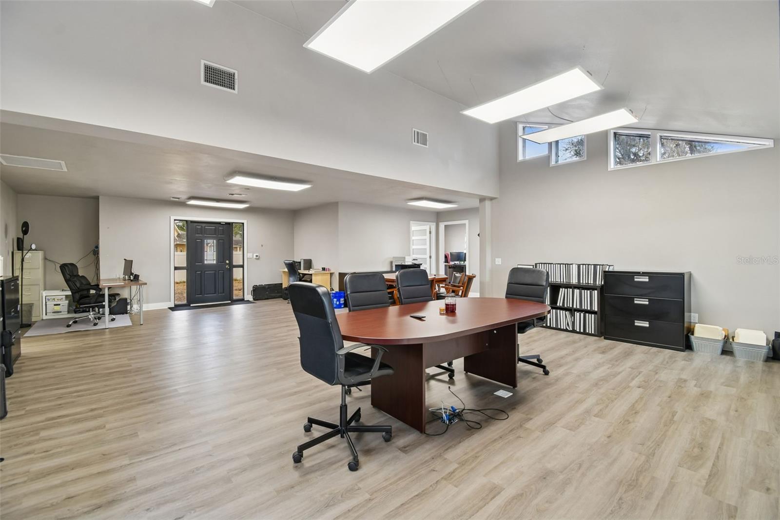 Listing photo id 10 for 10001 Water Works Lane