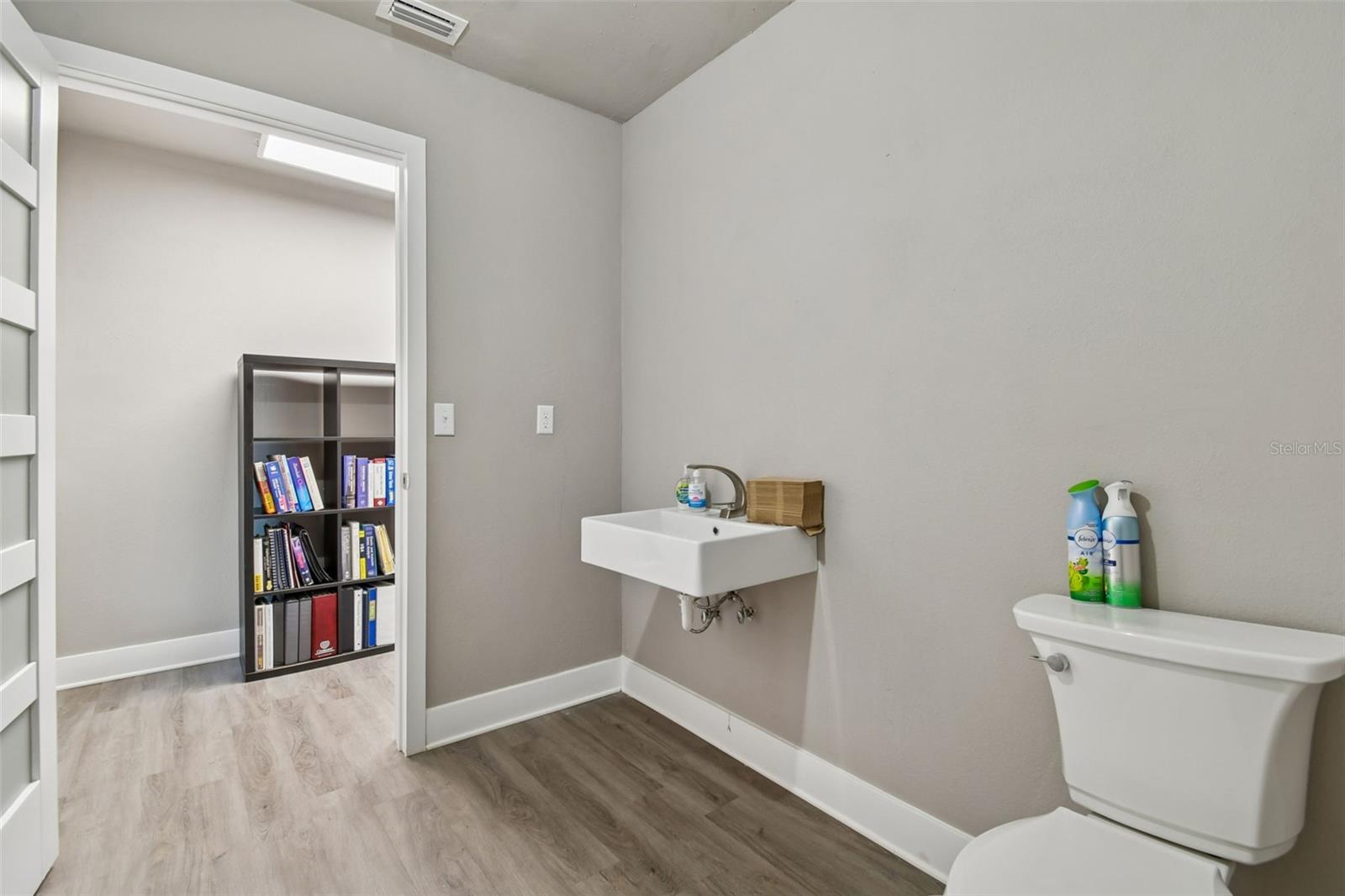 Listing photo id 21 for 10001 Water Works Lane