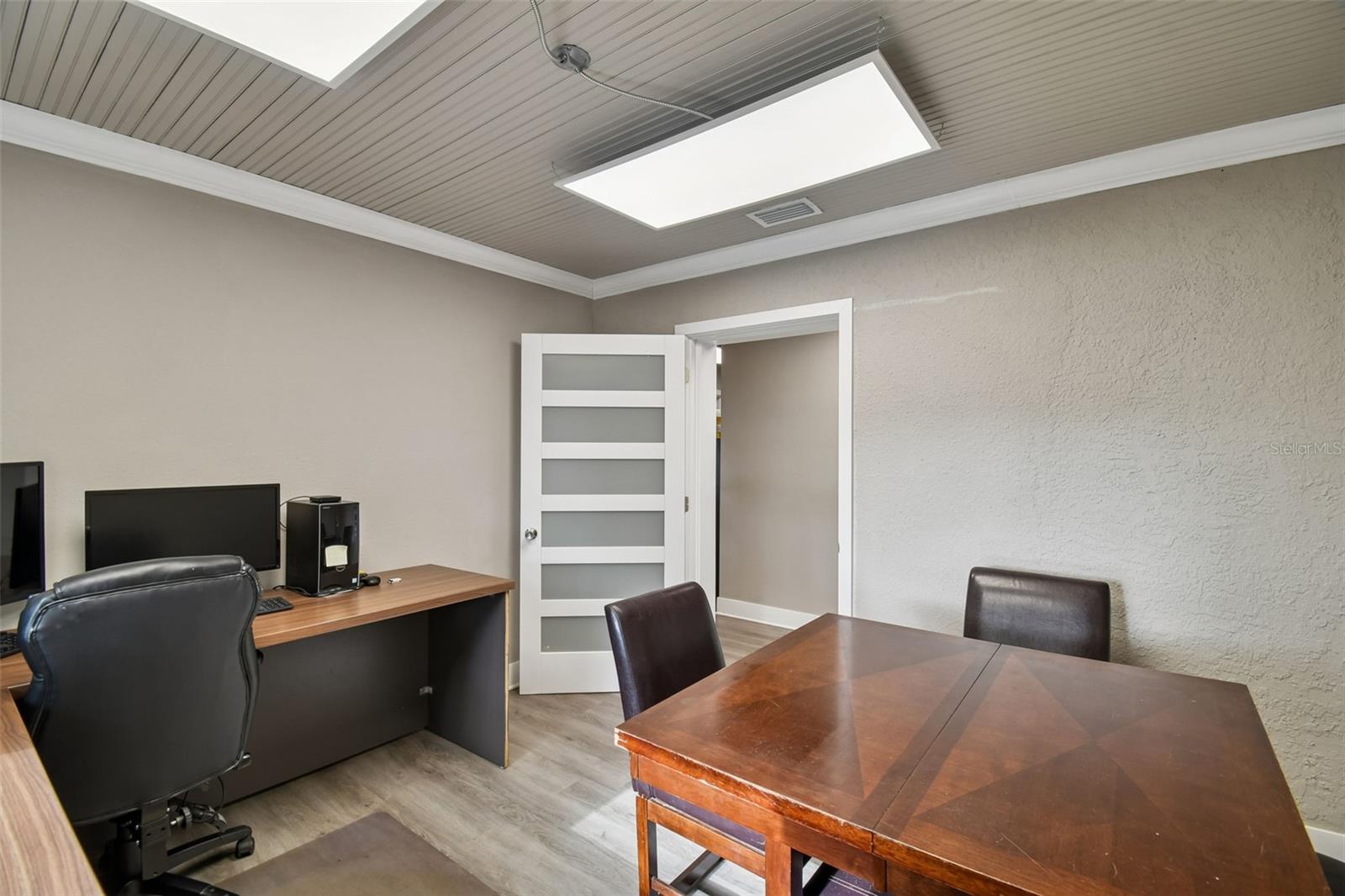 Listing photo id 24 for 10001 Water Works Lane