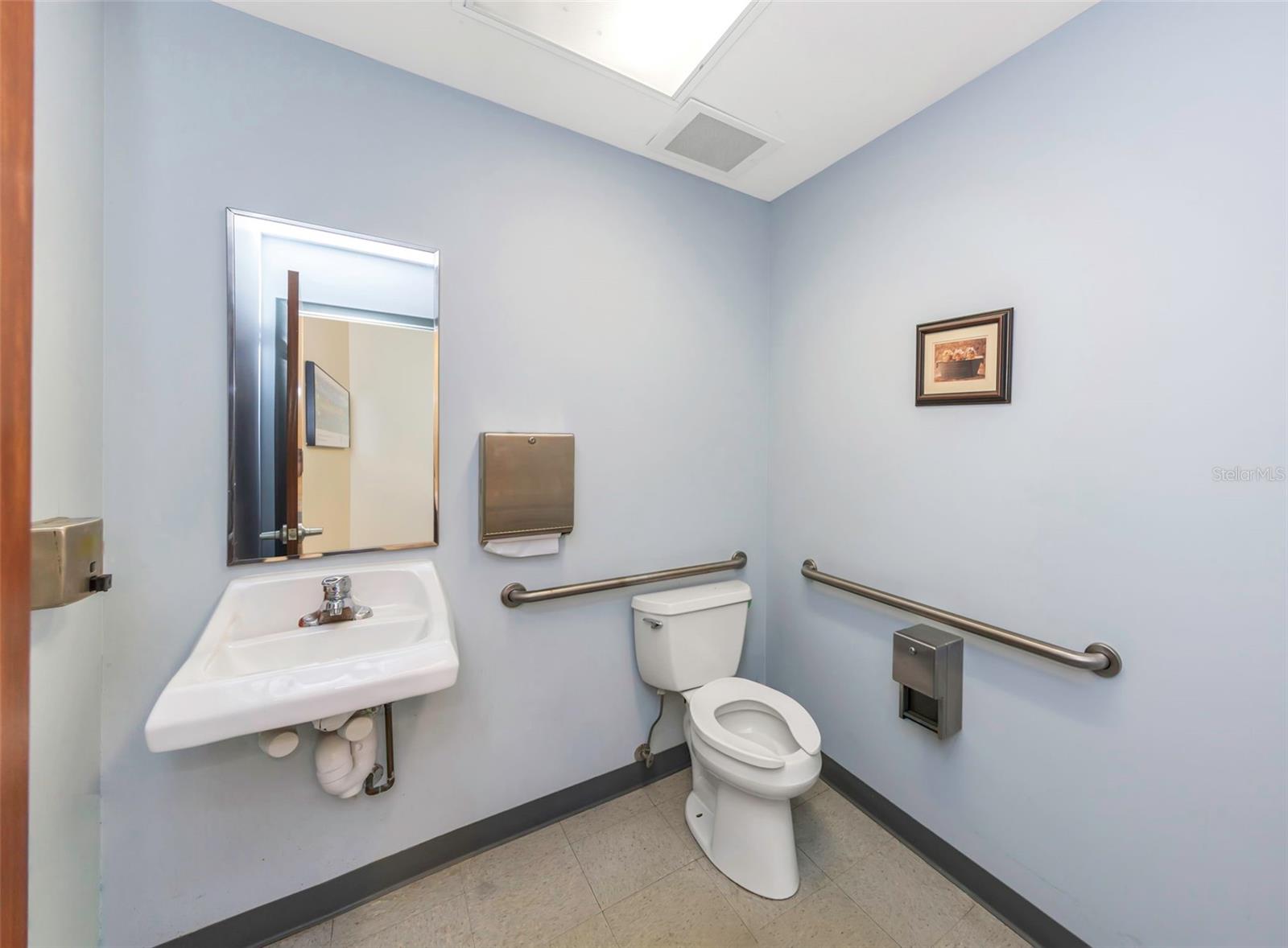 Image 2 of 55 For 2346 Drew Street 1f