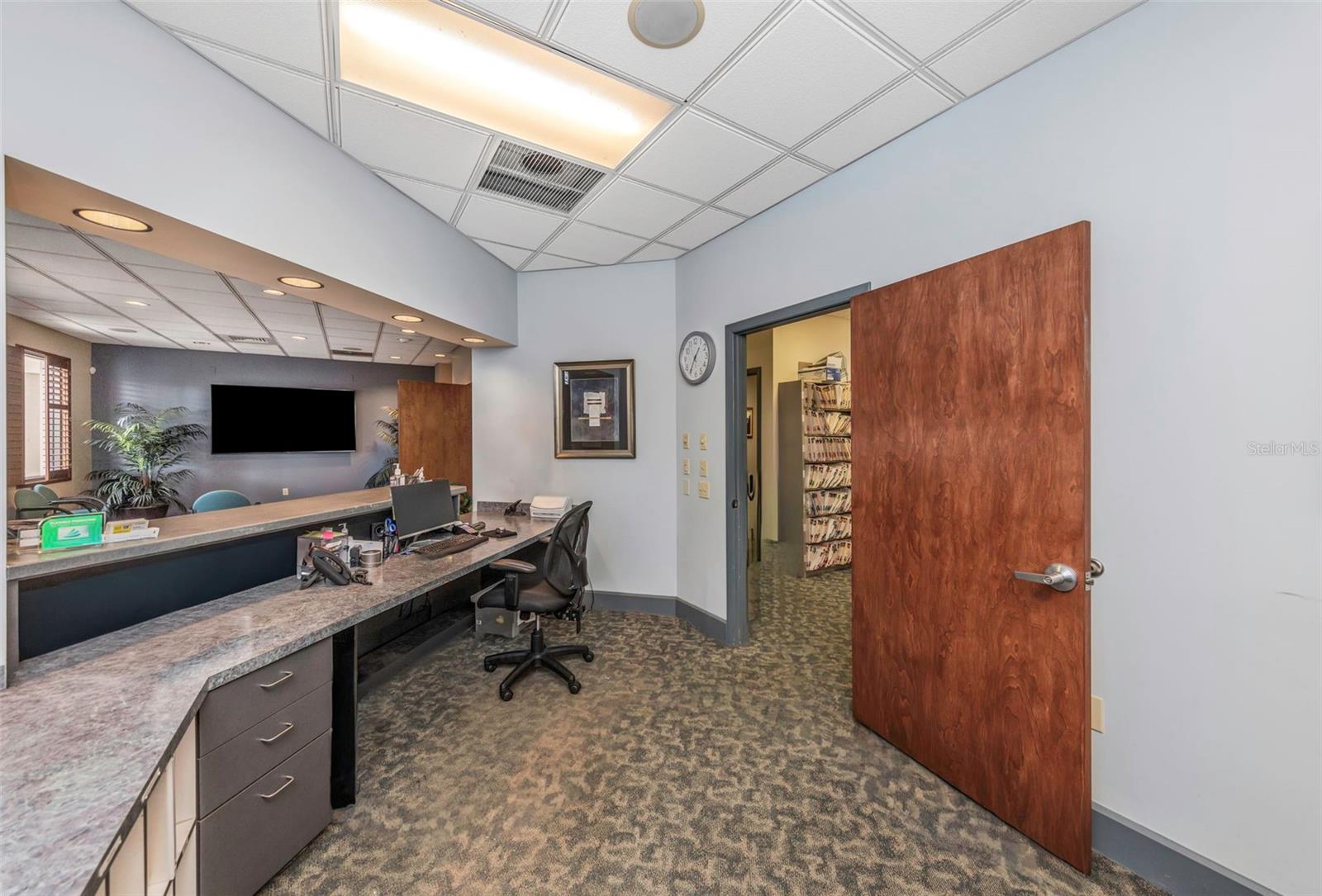 Image 31 of 55 For 2346 Drew Street 1f