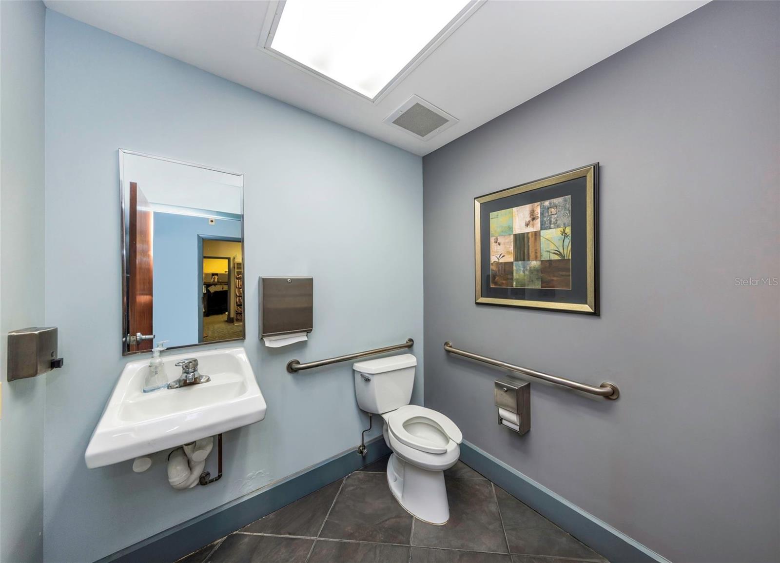 Image 36 of 55 For 2346 Drew Street 1f