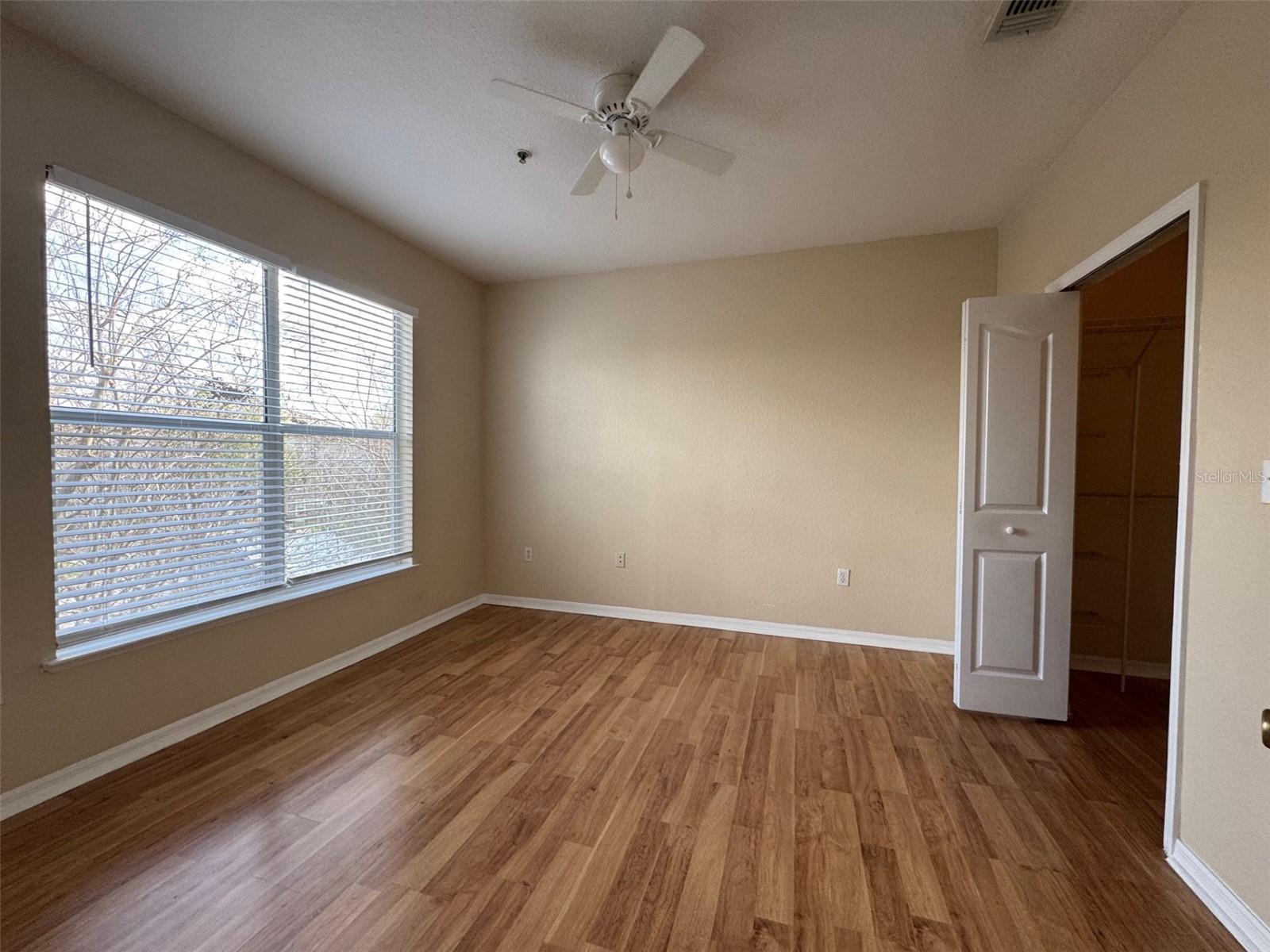 Image 10 of 23 For 5817 Legacy Crescent Place 302