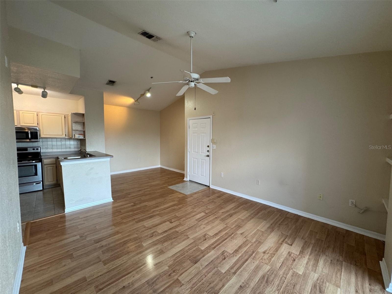 Image 4 of 23 For 5817 Legacy Crescent Place 302