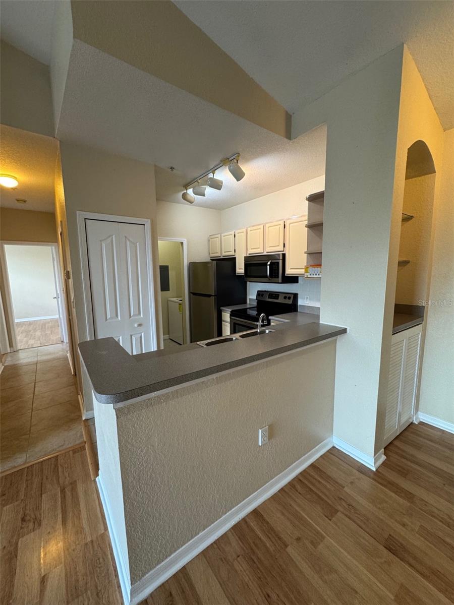 Image 6 of 23 For 5817 Legacy Crescent Place 302