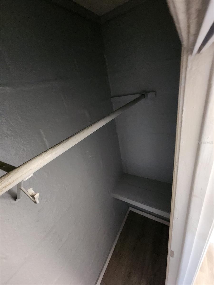 Image 6 of 9 For 407 Jupiter Avenue 4