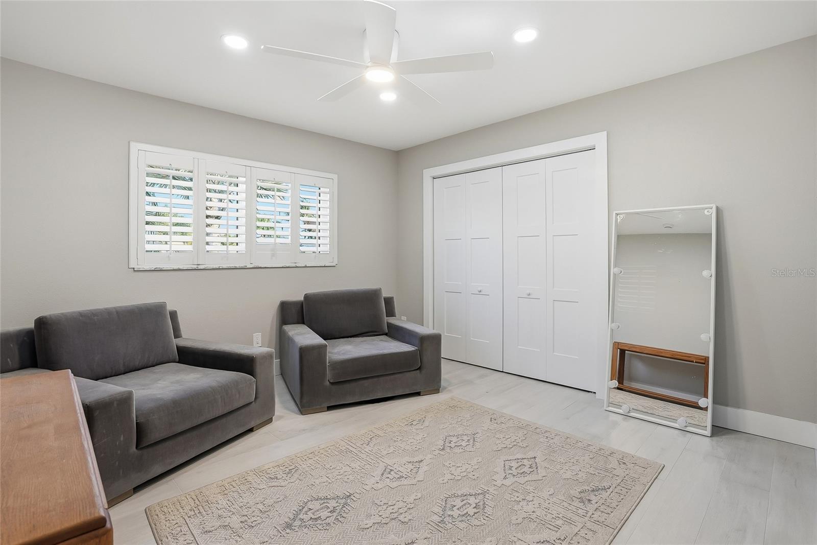 Image 34 of 60 For 3918 Americana