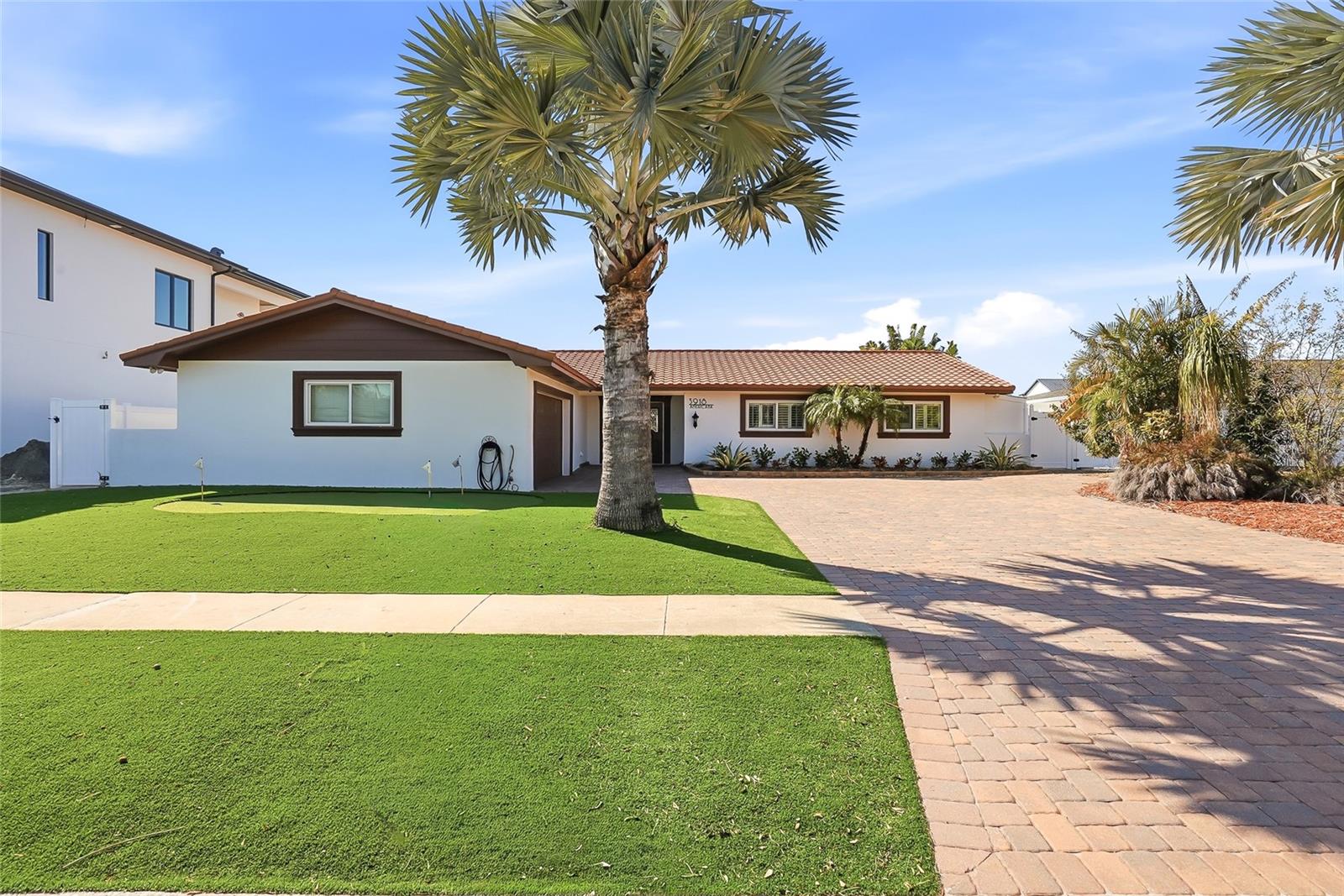 Image 4 of 60 For 3918 Americana