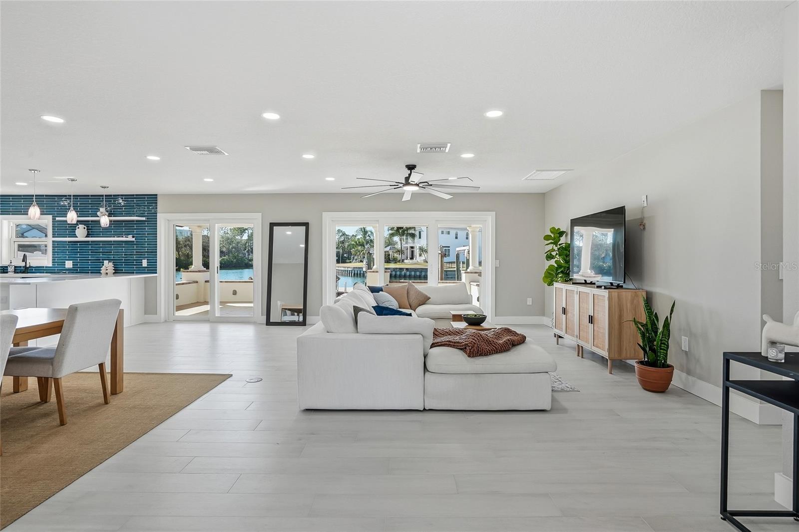 Image 7 of 60 For 3918 Americana