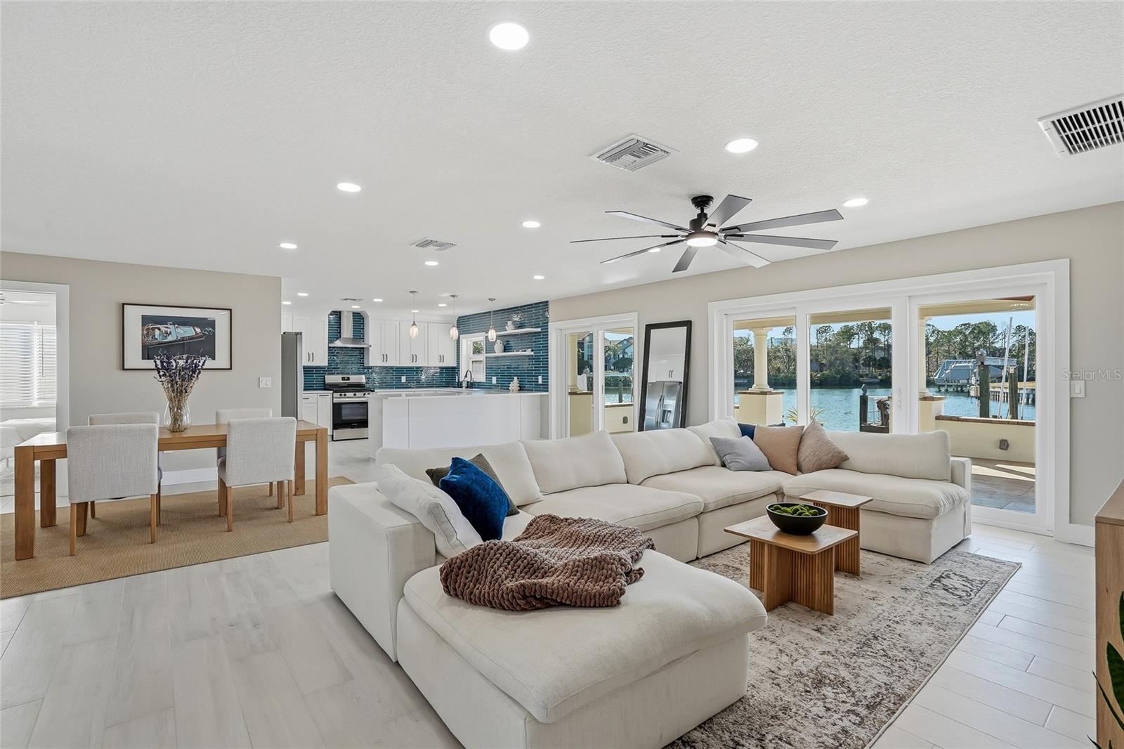 Image 8 of 60 For 3918 Americana