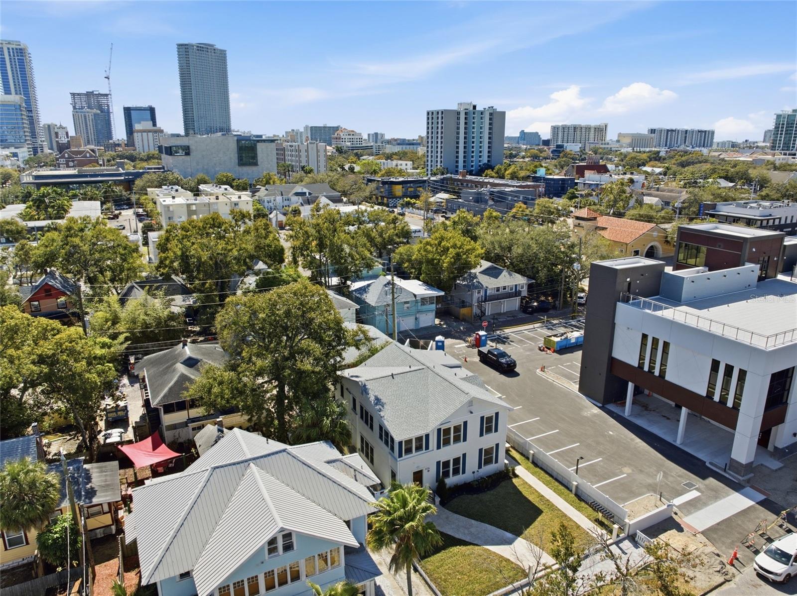 Image 16 of 17 For 326 6th Avenue N 102