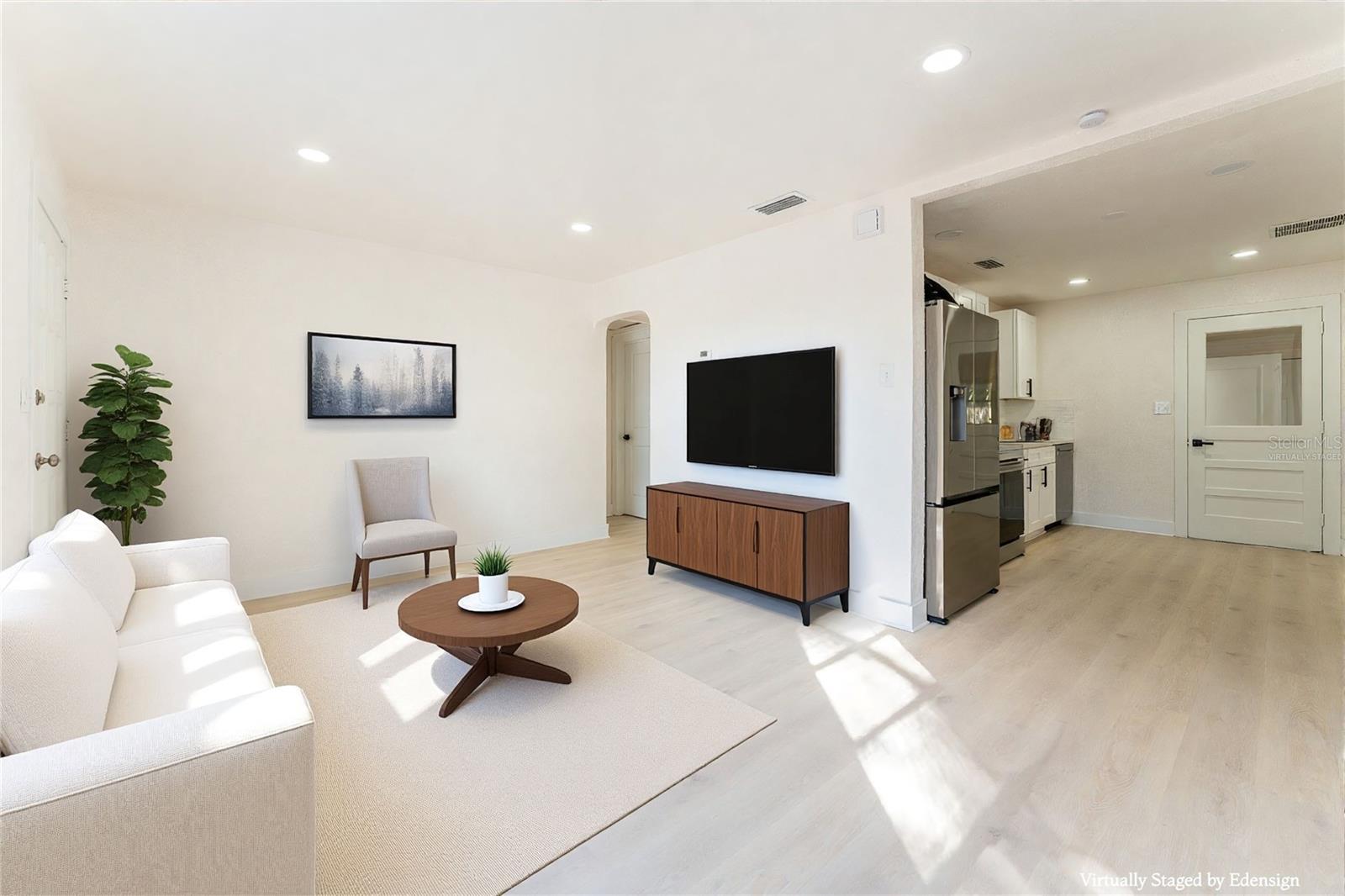 Image 3 of 21 For 2509 16th Avenue S