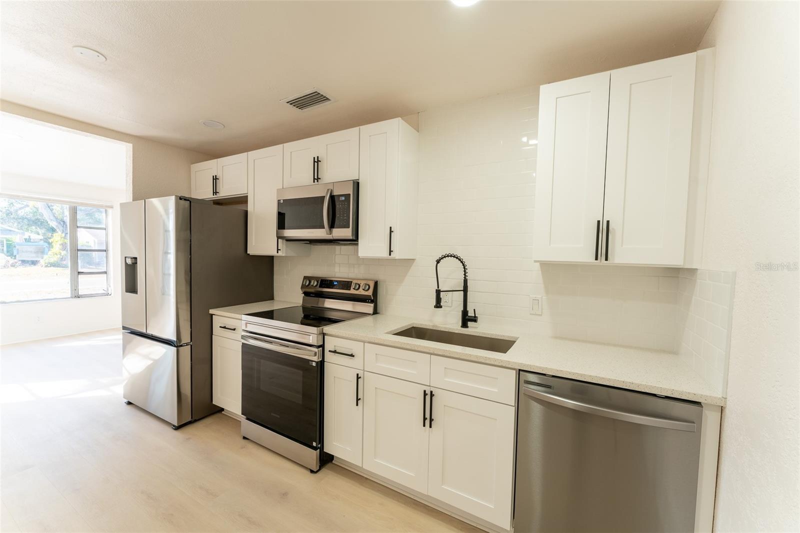 Image 4 of 21 For 2509 16th Avenue S