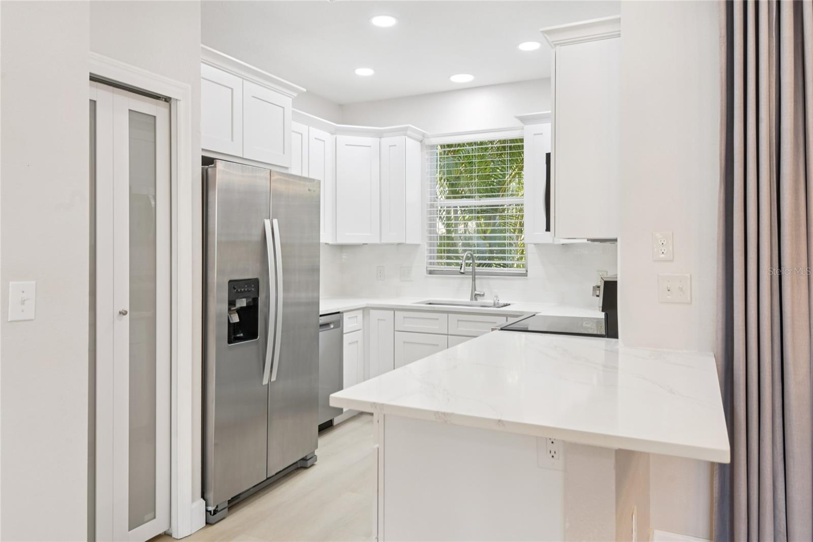 Image 11 of 58 For 12304 Country White Circle