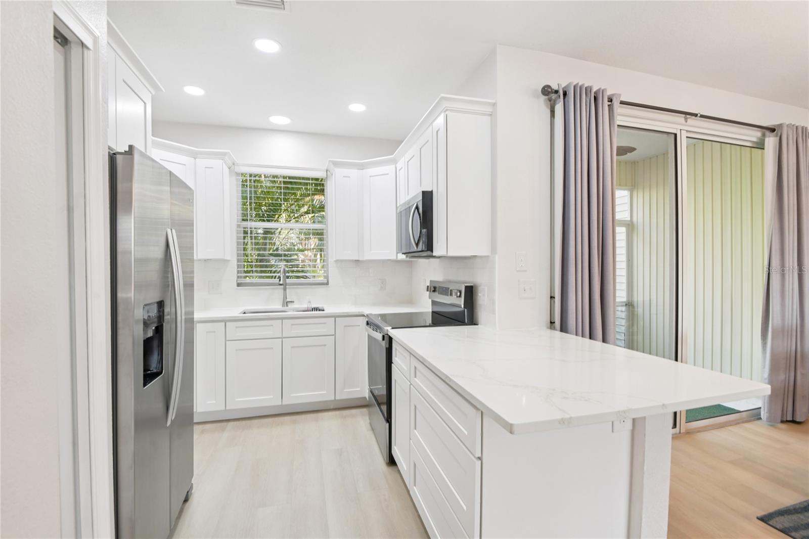 Image 12 of 58 For 12304 Country White Circle