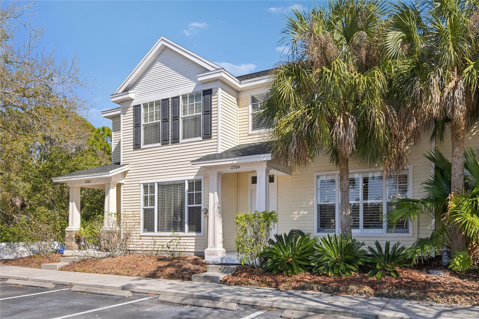 Image 2 of 58 For 12304 Country White Circle