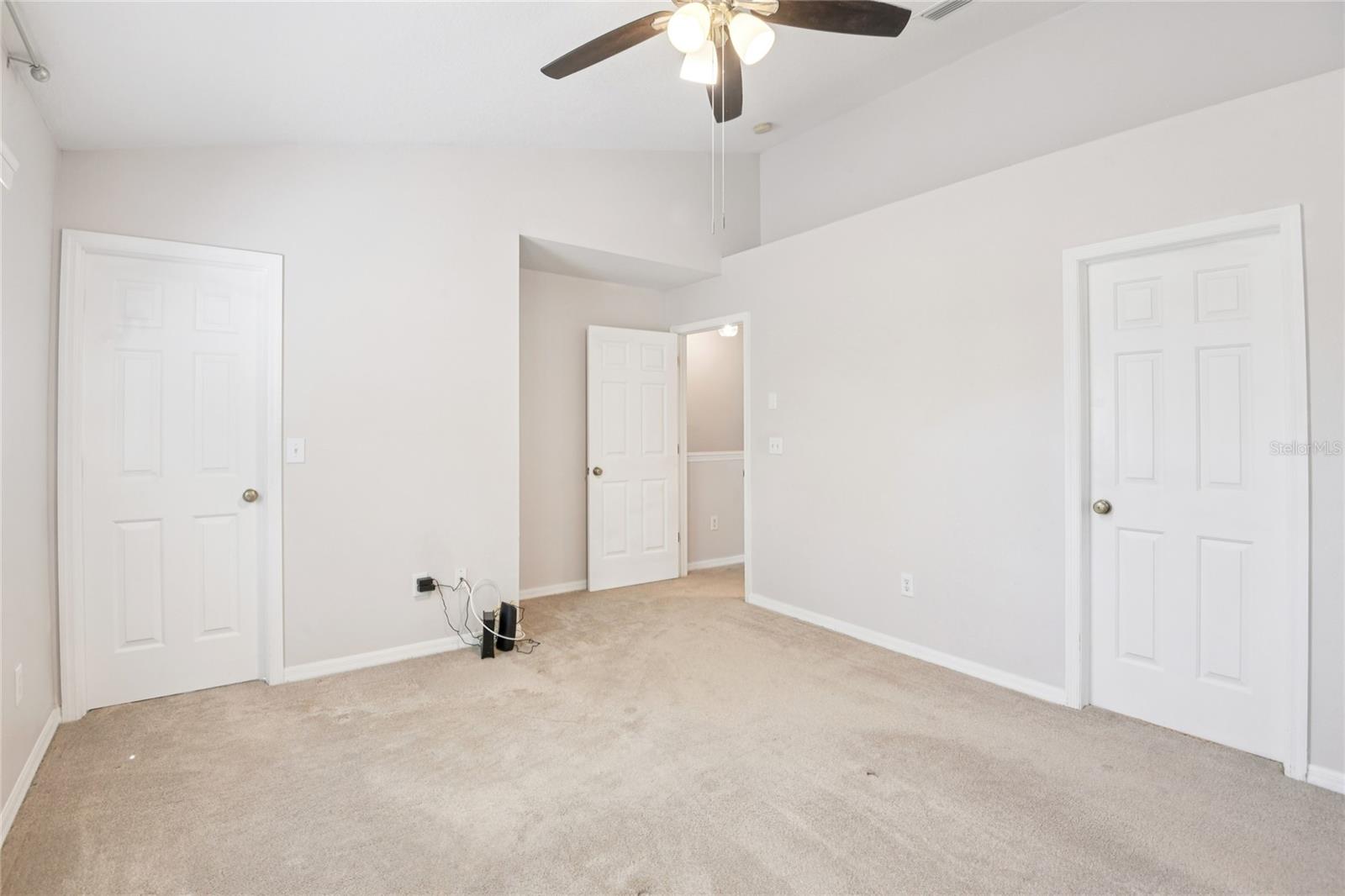 Image 20 of 58 For 12304 Country White Circle