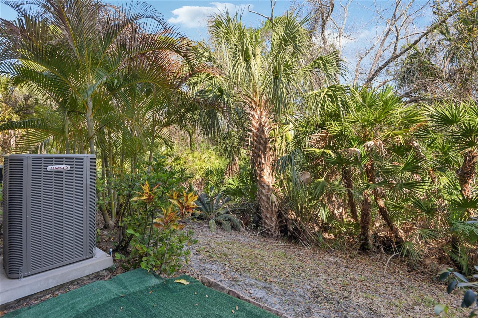 Image 28 of 58 For 12304 Country White Circle