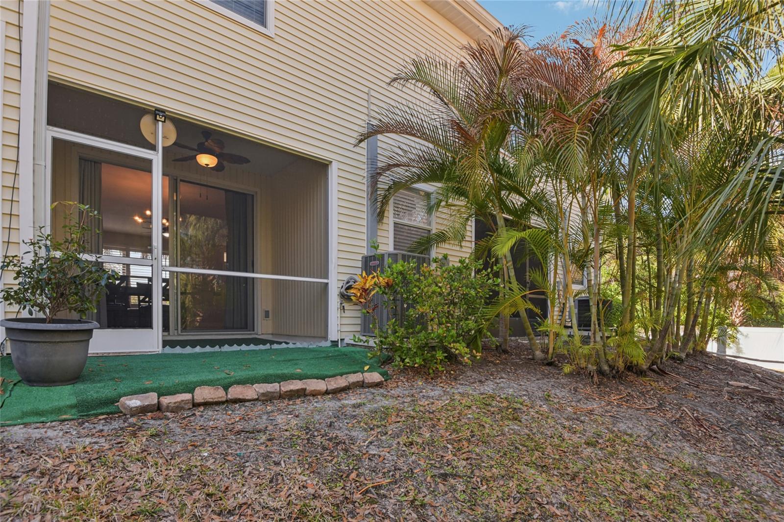 Image 29 of 58 For 12304 Country White Circle