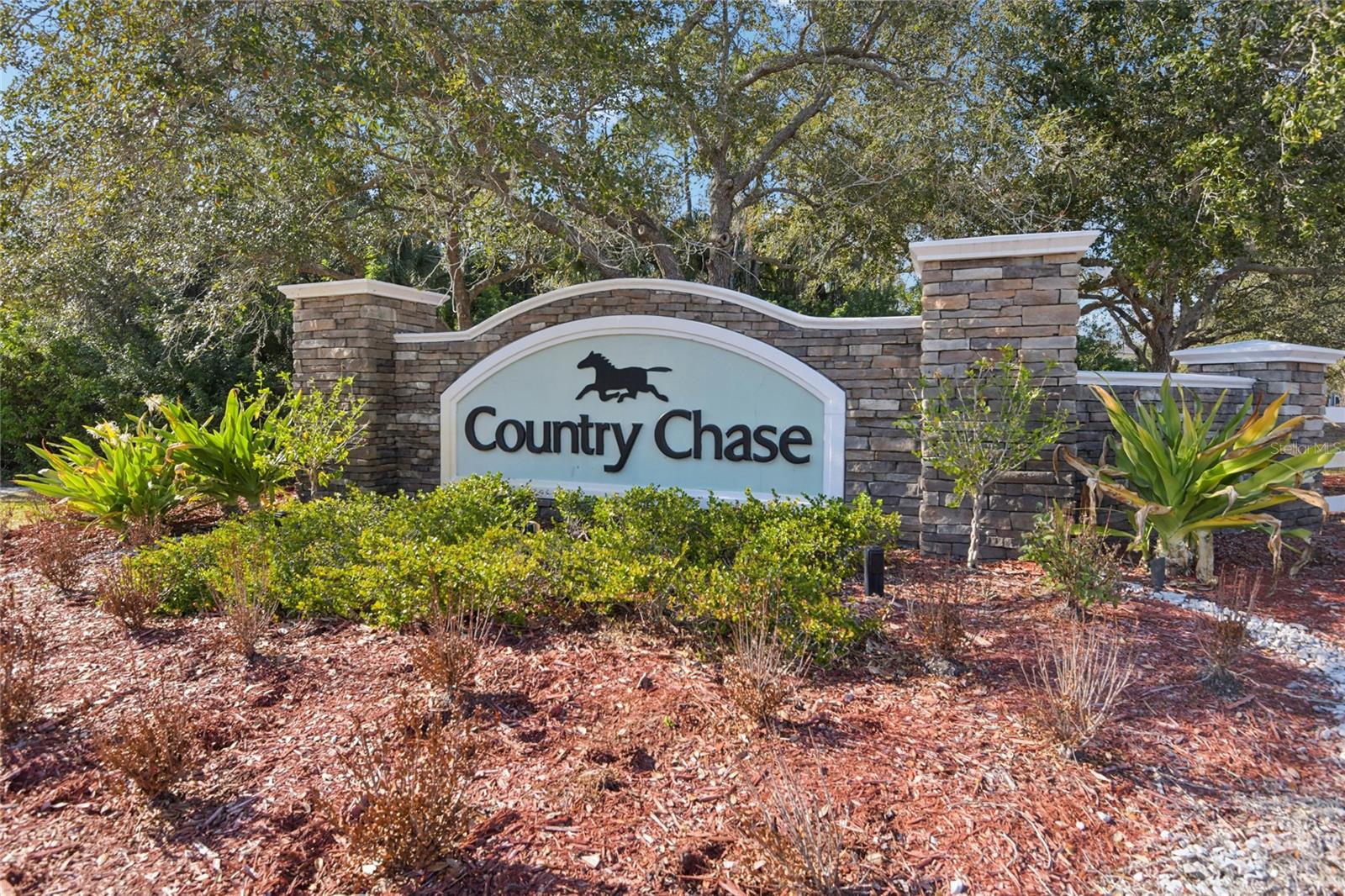 Image 43 of 58 For 12304 Country White Circle