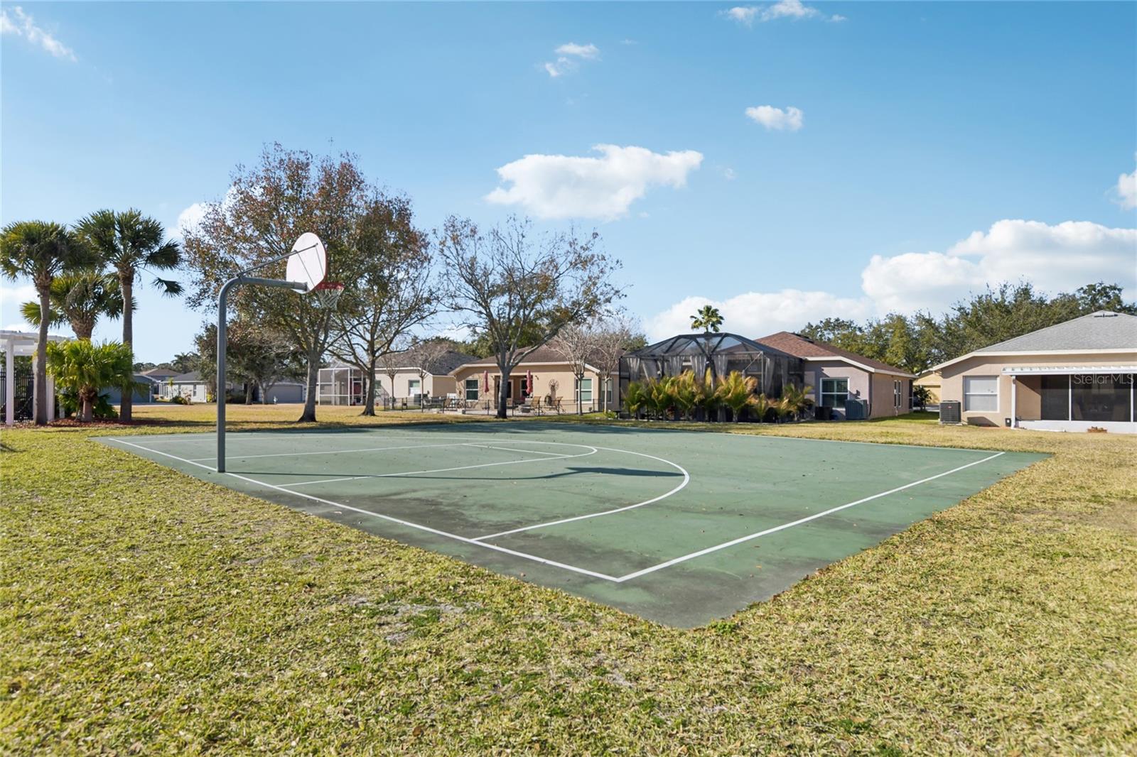 Image 44 of 58 For 12304 Country White Circle