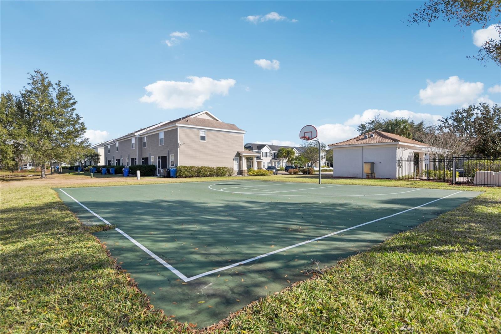 Image 46 of 58 For 12304 Country White Circle