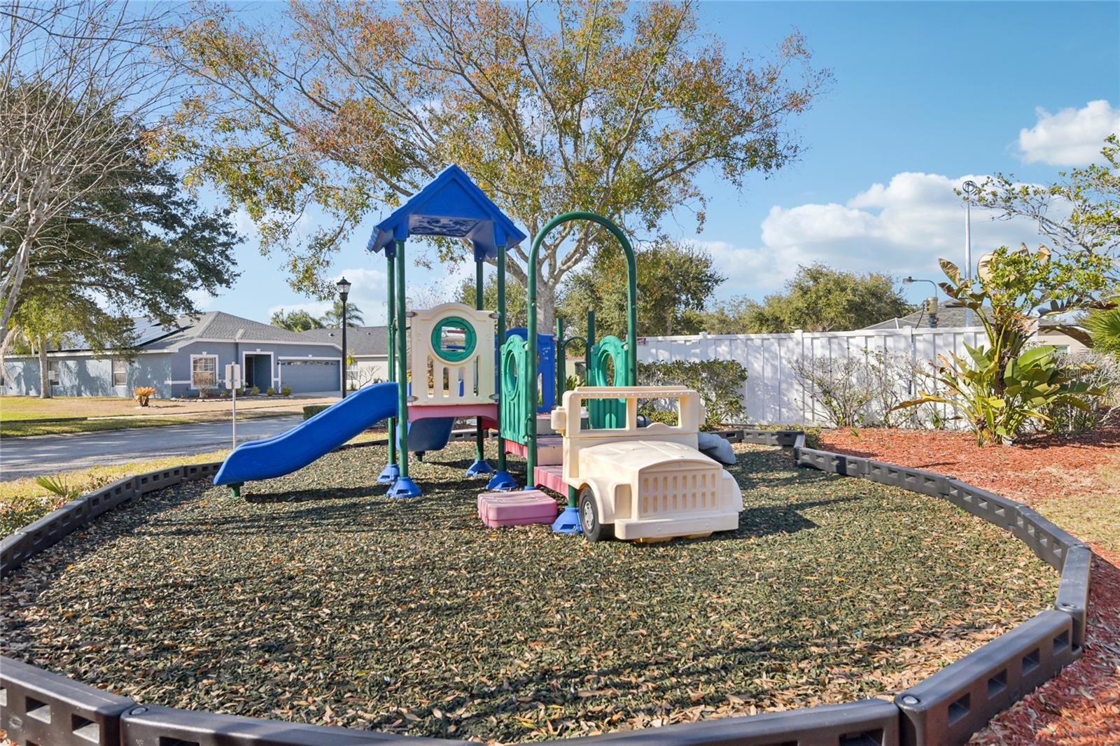 Image 48 of 58 For 12304 Country White Circle