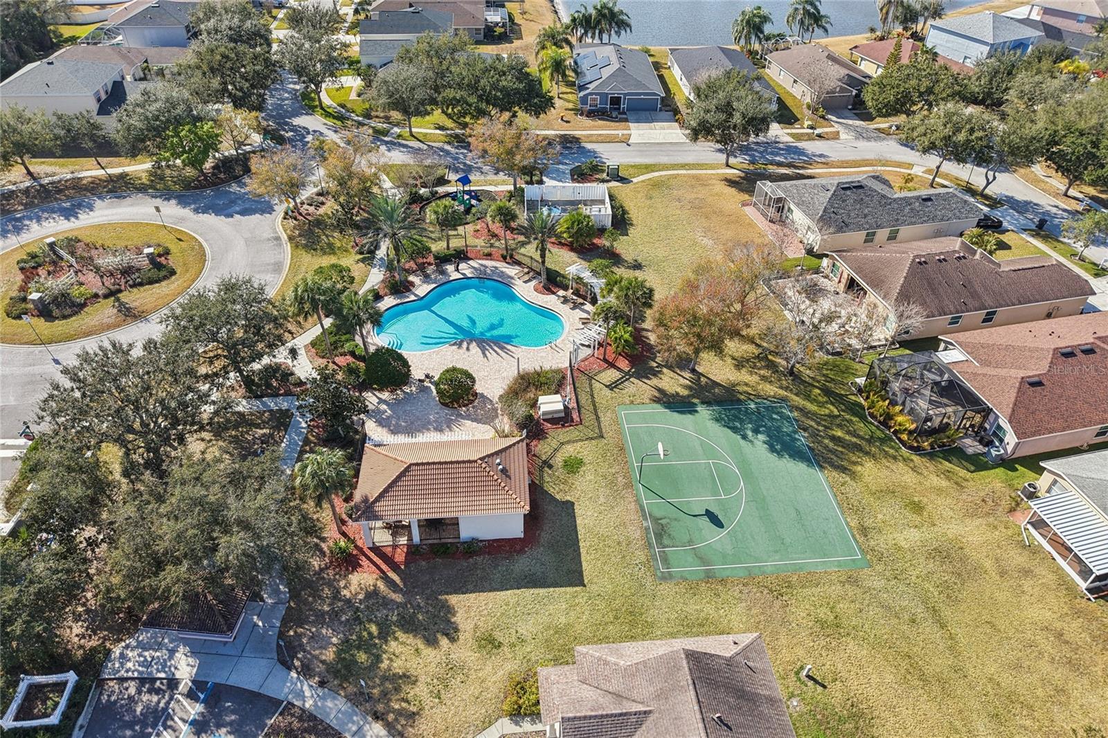 Image 50 of 58 For 12304 Country White Circle