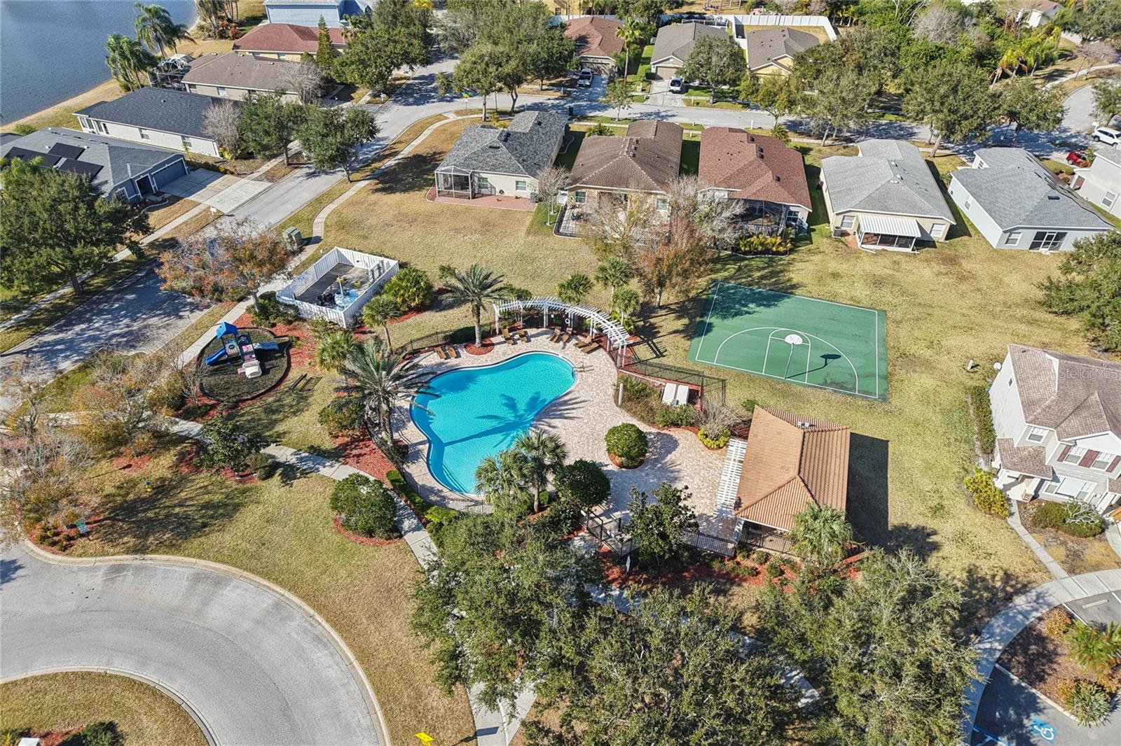 Image 51 of 58 For 12304 Country White Circle