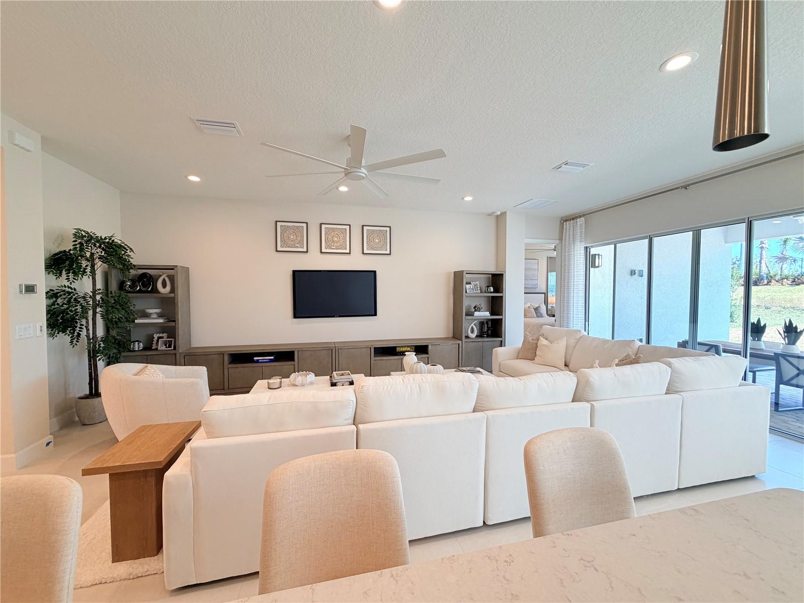 Image 14 of 32 For 32700 Neroli Street